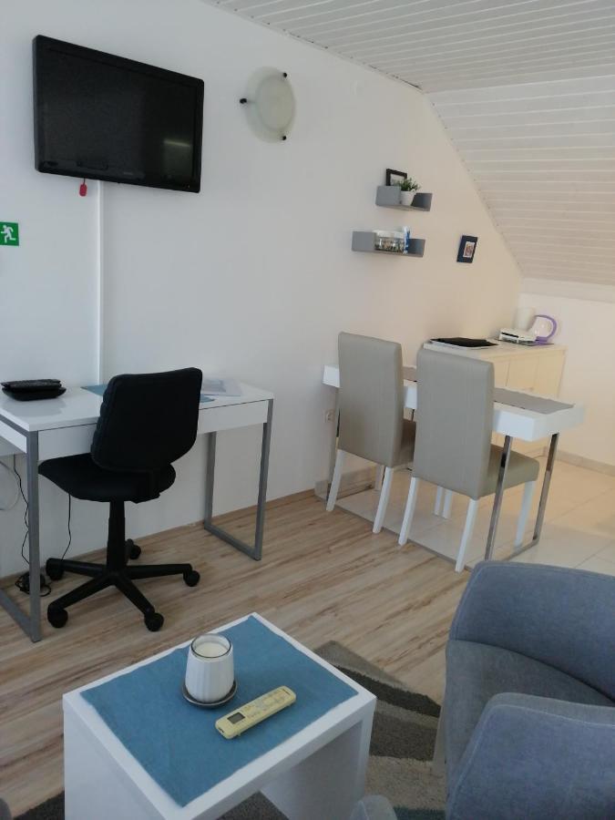Studio Apartments Kuljis Vis Exteriör bild